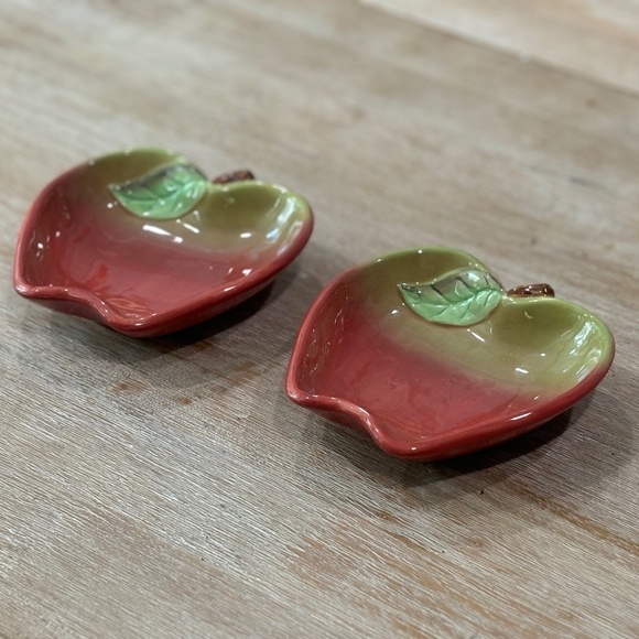 Vintage Y2K Russ Berrie Hand Painted Ceramic Apples Trinket Trays, Set of 2 - Picture 4 of 6